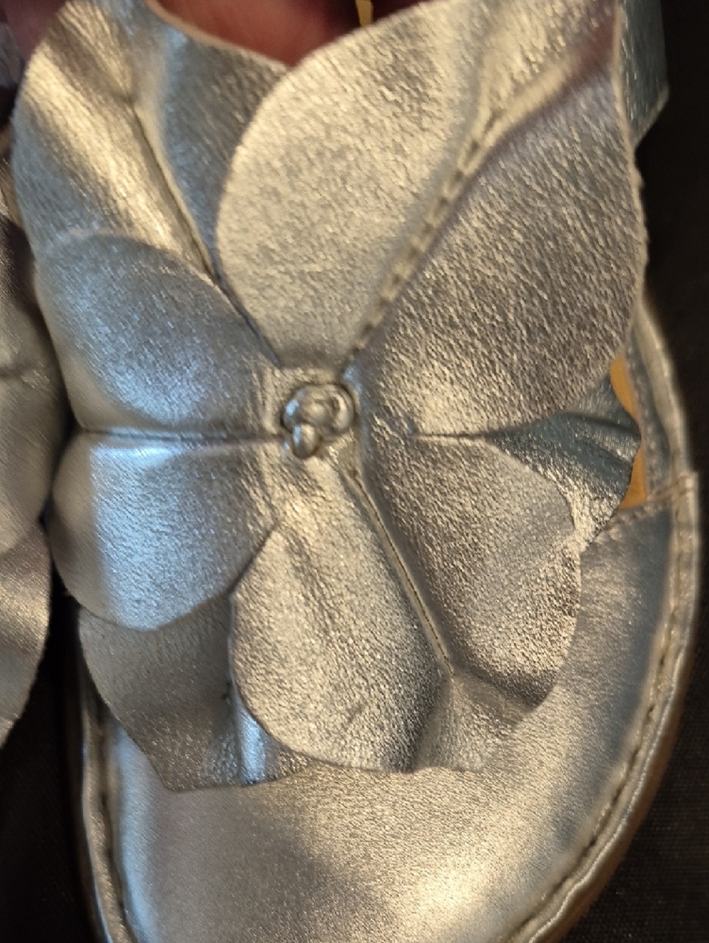 Born Metallic Silver Leather Floral Slide Flip Flop Sandals - Picture 5 of 8